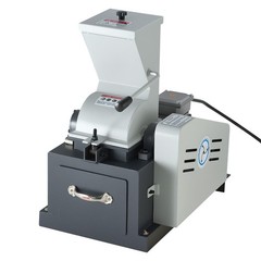 Uimoso Electric Hammer Crusher 2.5KW Grain Mill with 3 Replaceable Screens