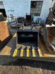 Kubota KX040 24” heavy duty digging bucket