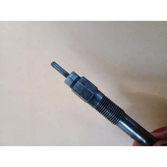 White 2-65, Isuzu 4-235 Glow plug 33-0035971 Used (S0072)