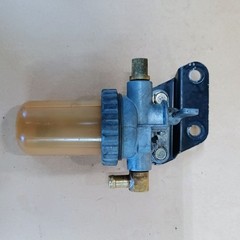 White 2-65, Isuzu 4-235 Fuel filter / strainer assembly 33-0052191 Used (S0058)