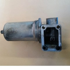 White 2-65, Isuzu 4-235 Engine oil filter assembly Used 33-0037613 (S0047)